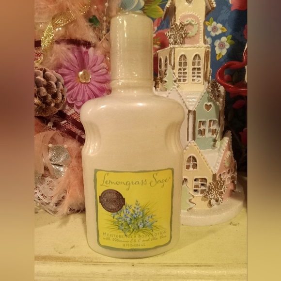 Vintage Bath & Body Works LEMONGRASS SAGE Classics Lotion 8oz *FACTORY SEALED* - Picture 1 of 3